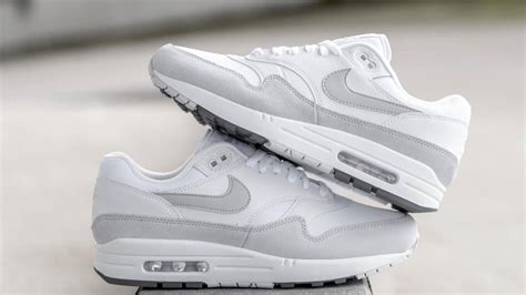 NIKE AIR MAX 1 GRIJS/WIT 